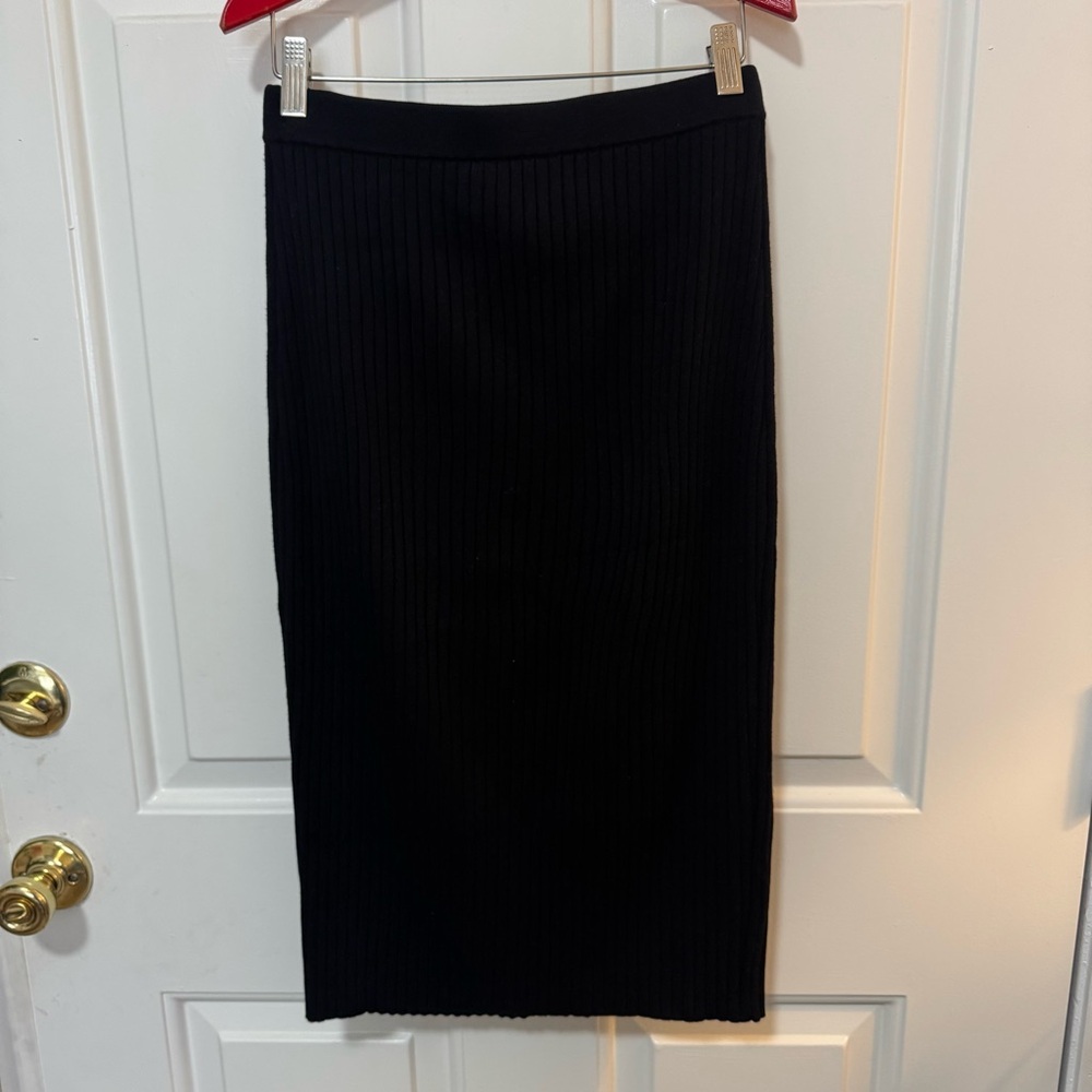 St. John Black Ribbed Pencil Knit Skirt Size P